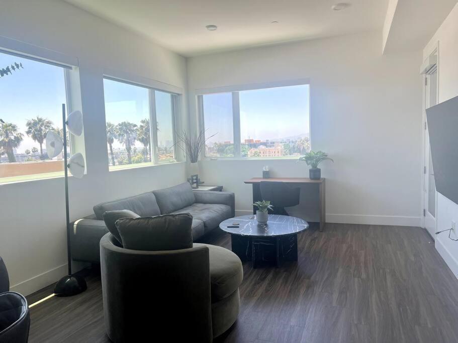 Appartement Luxe Corner One Bedroom, Prime Hollywood With Parking Los Angeles